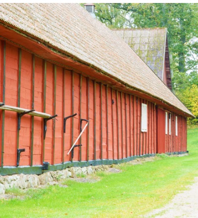 An older barn needing Pole Barn Repair near Ottawa IL